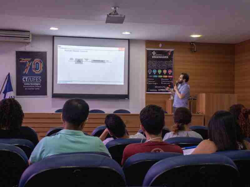 Professores internacionais realizam seminários de interações Humanos-Robôs no LabTel