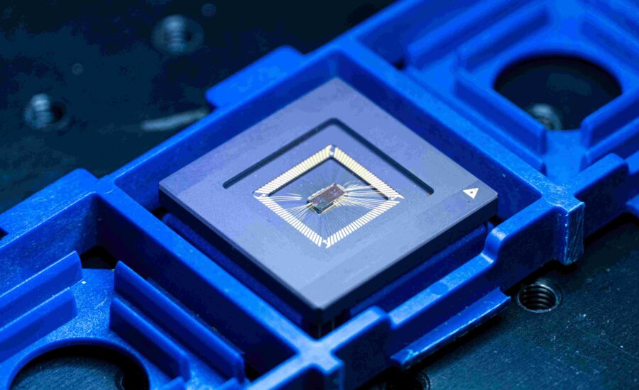 A tecnologia fotônica, a mesma usada em chips de alta velocidade, proporciona um streaming mais estável. - Foto: LabTel