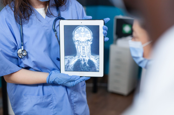 A fotônica na medicina está presente em vários tratamentos e diagnósticos. - Foto: DCStudio/Freepik