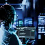 A intersecção entre os campos da fotônica e da cibersegurança revoluciona tecnologias de segurança digital. - Foto: DC Studio/Freepik