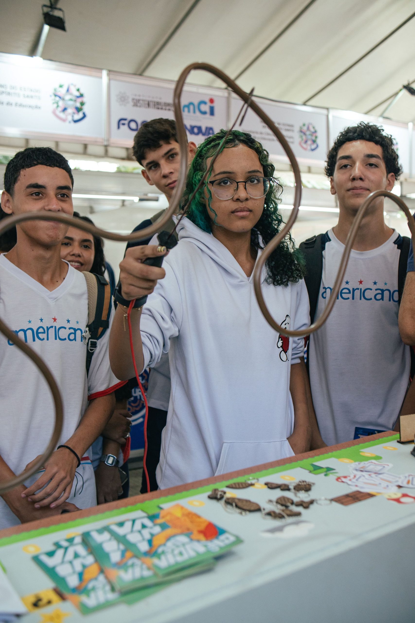 Estudantes de diversos institutos e unidades de ensino básica da Grande Vitória compareceram na Semana Estadual de Ciência, Tecnologia e Inovação. Foto: IN-Foton.